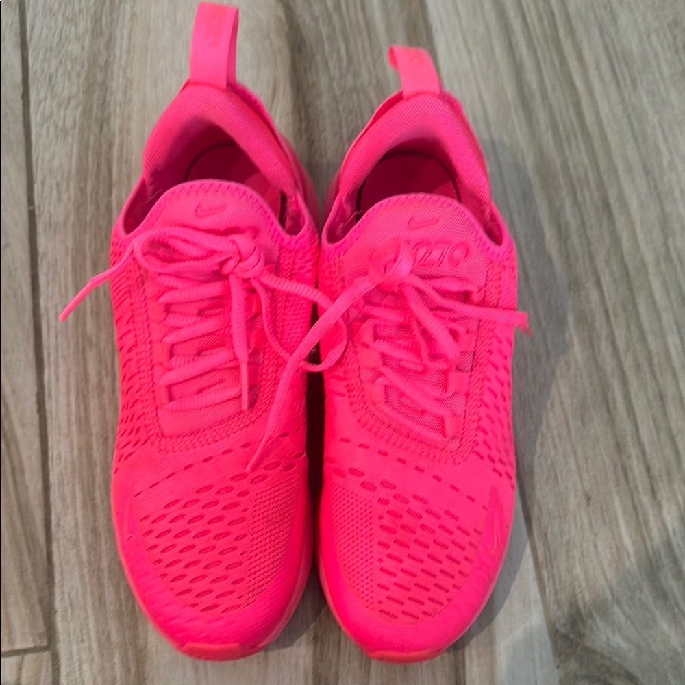 Nike Women's Airmax 270 Hot Pink Sneakers